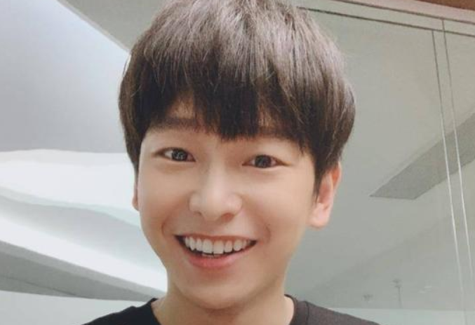 28岁男星否认出轨!狗仔偷拍导致大乌龙,直指女友是出轨对象