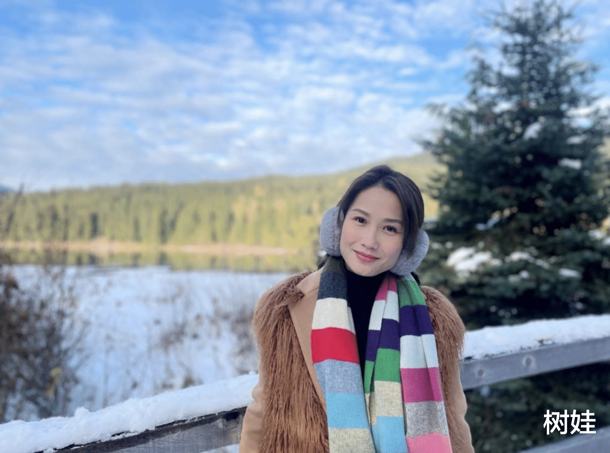 47岁港姐嫁入豪门定居加拿大，生娃后转做KOL，已婉拒回巢TVB拍戏