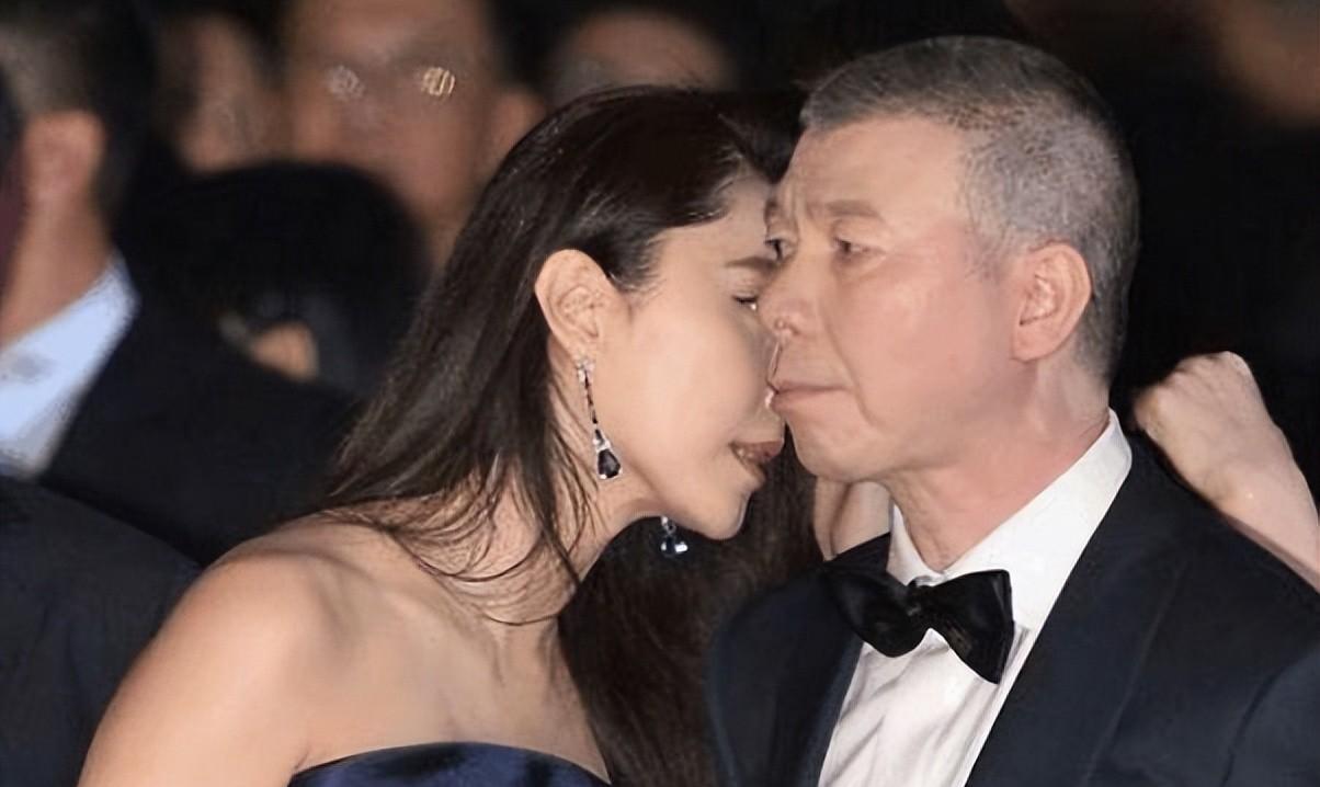 冯小刚怒骂李晨“滚出娱乐圈”,李晨霸气回怼让冯小刚瞬间哑口无言