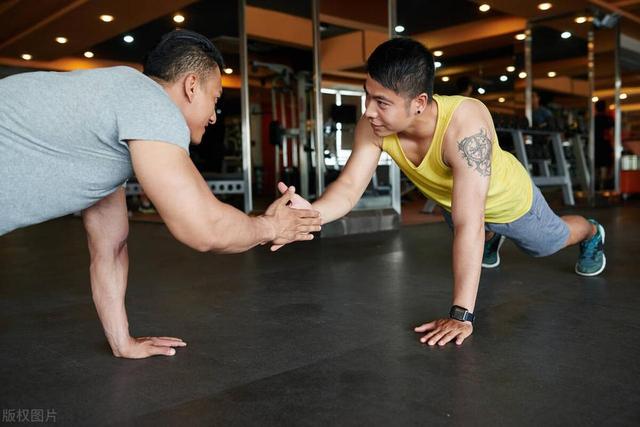 一份科学的健身流程，4个步骤，让你更快练出好身材！