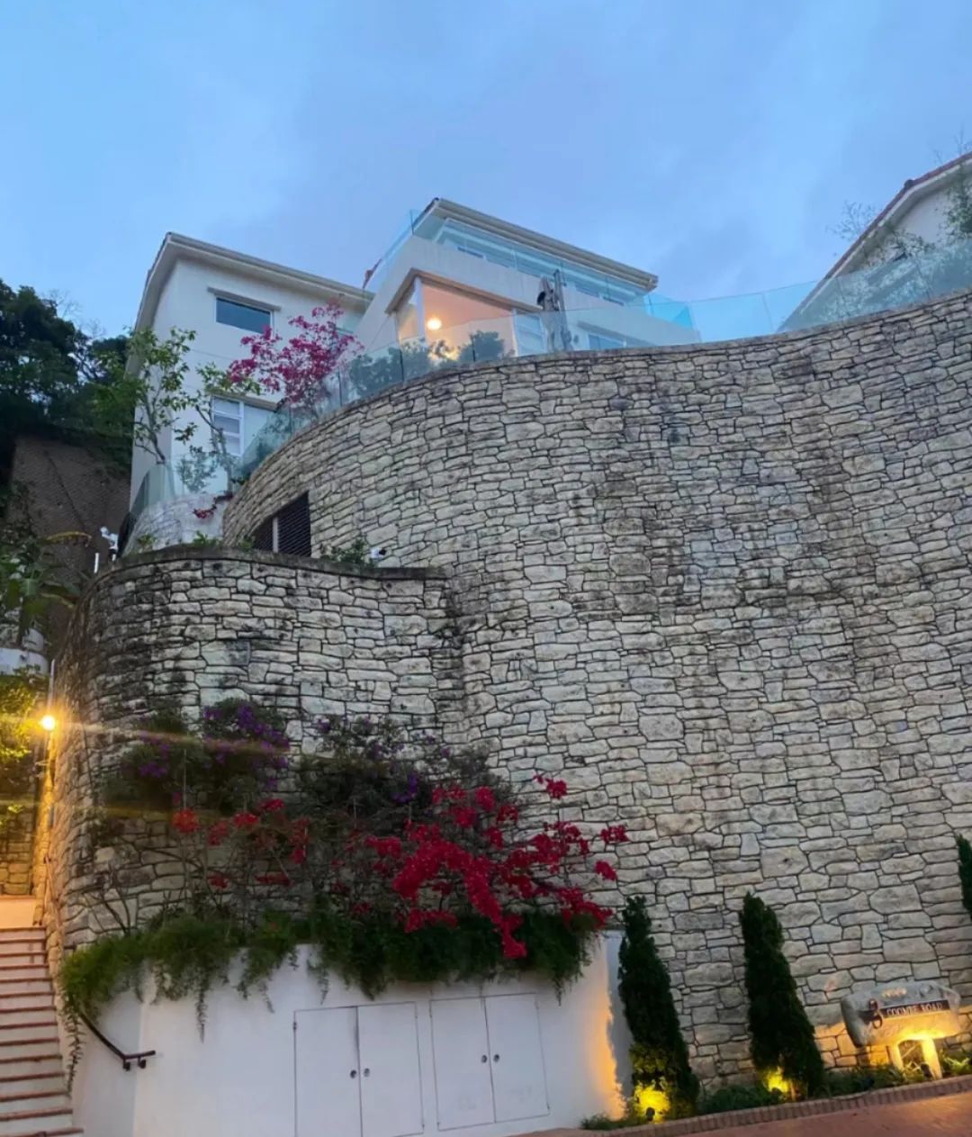 现实版庶女斗倒嫡子？最强港圈豪门女继承人的手腕是真的绝...