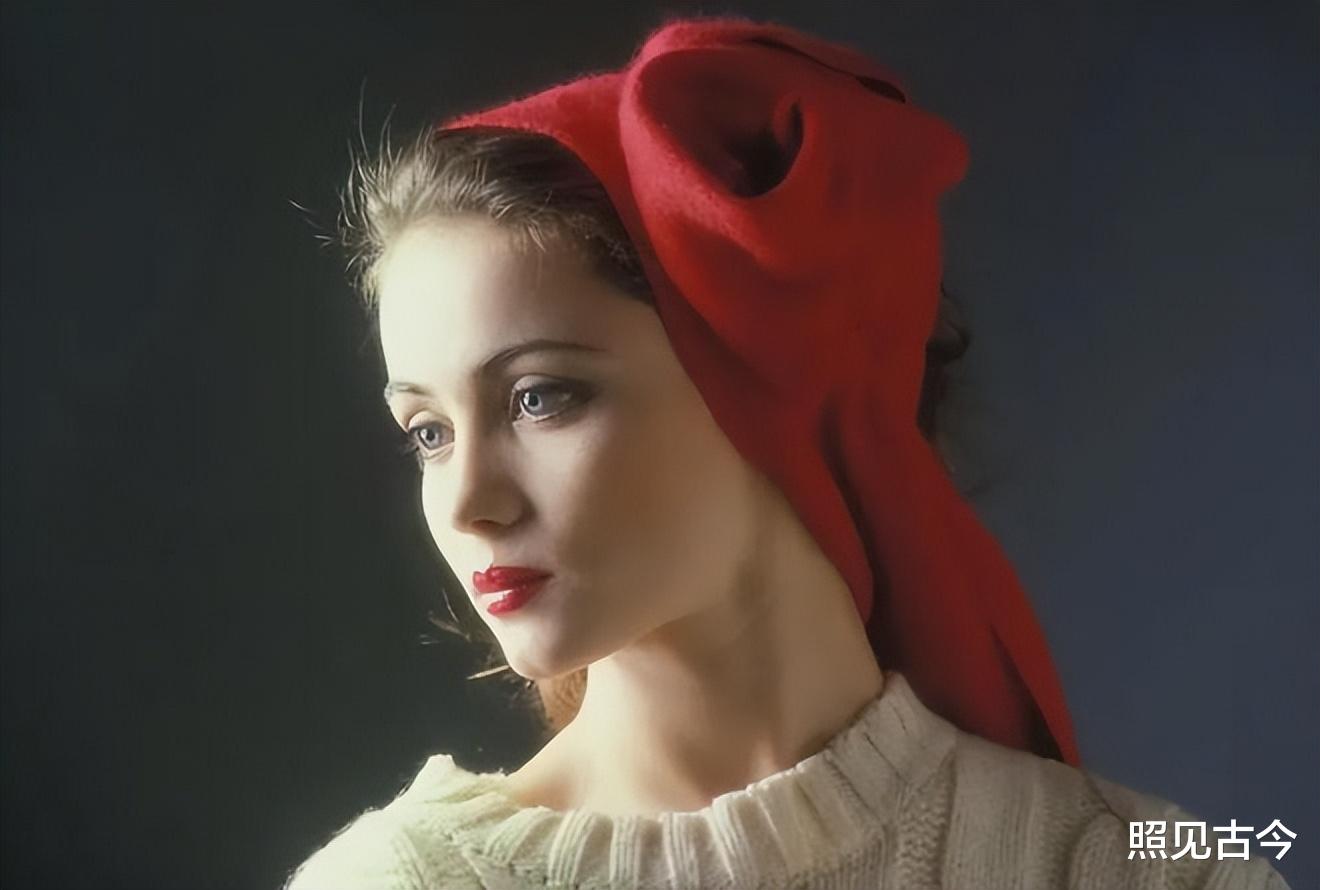 艾曼纽·贝阿:天使扮相惊艳无数人的童年,绝世美貌被整容毁了