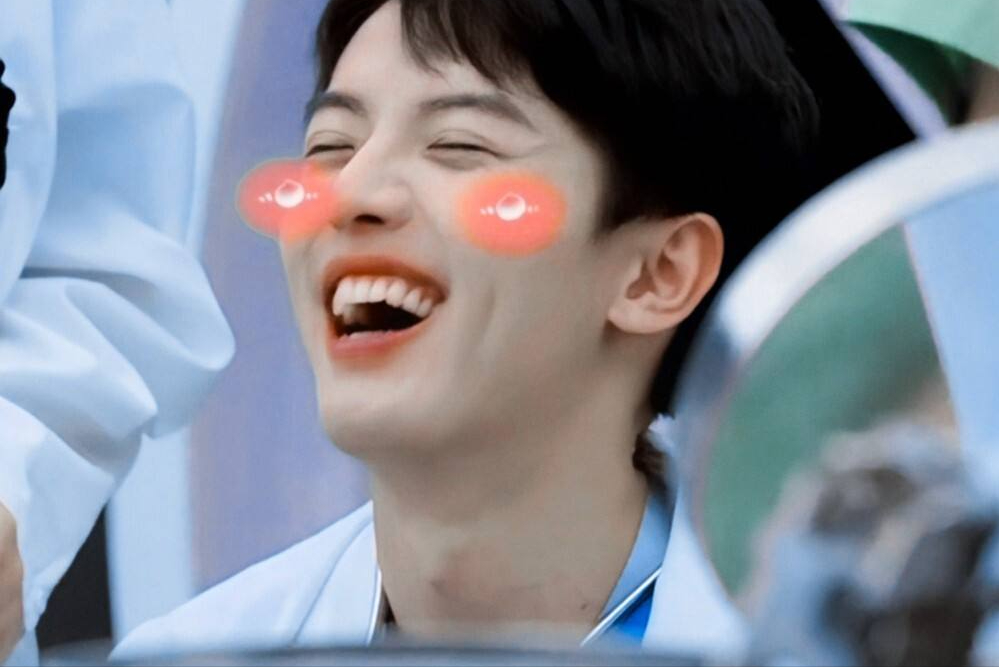 22岁英年早婚，为挣学费进入娱乐圈，他活成了小说里的男主角