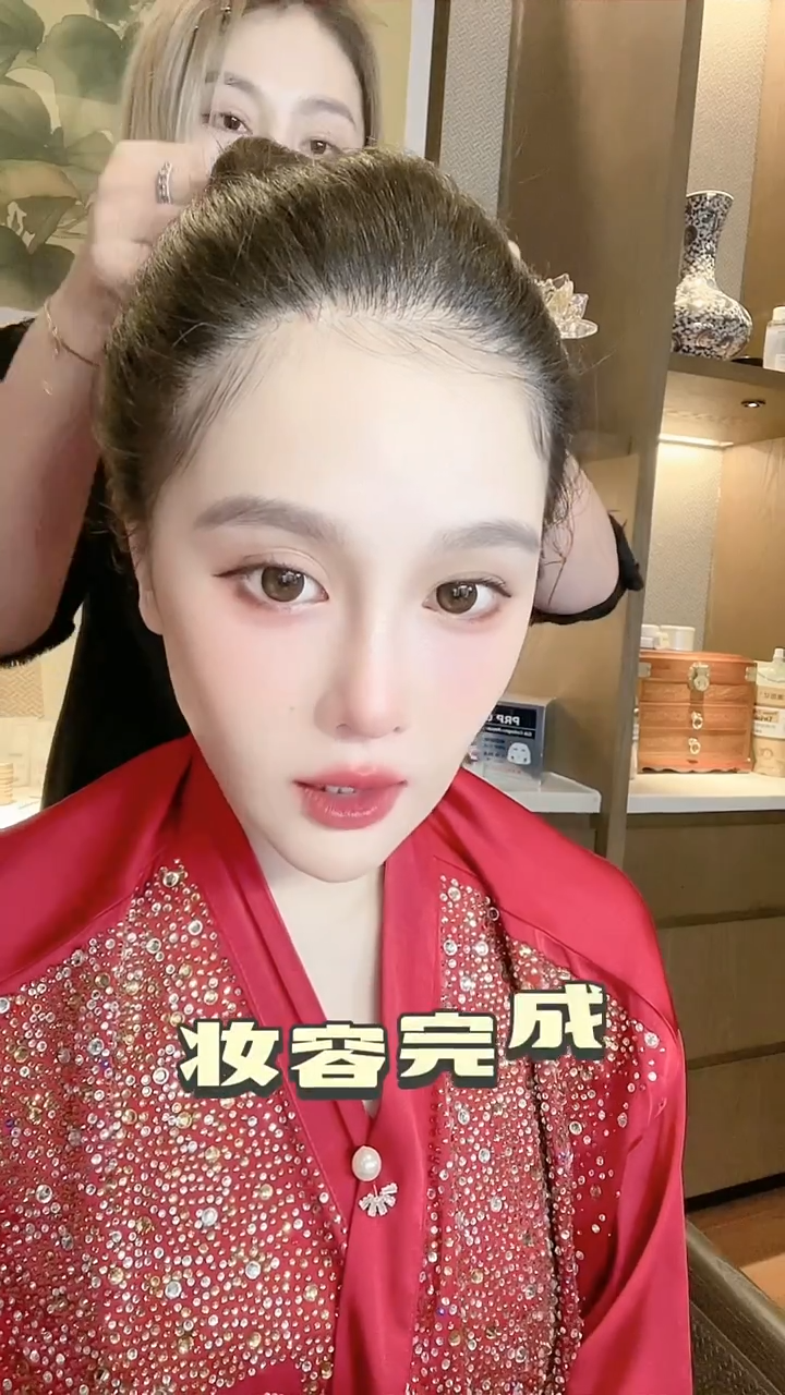 |赵本山女儿举行婚礼答谢宴，新郎婚服不到400元，新娘发福超明显