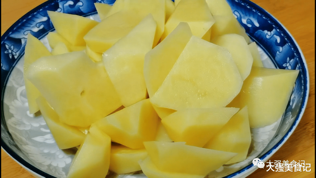 山药|“深秋吃三根,腿脚站稳跟”,建议中老年多吃3根,手脚不冰凉