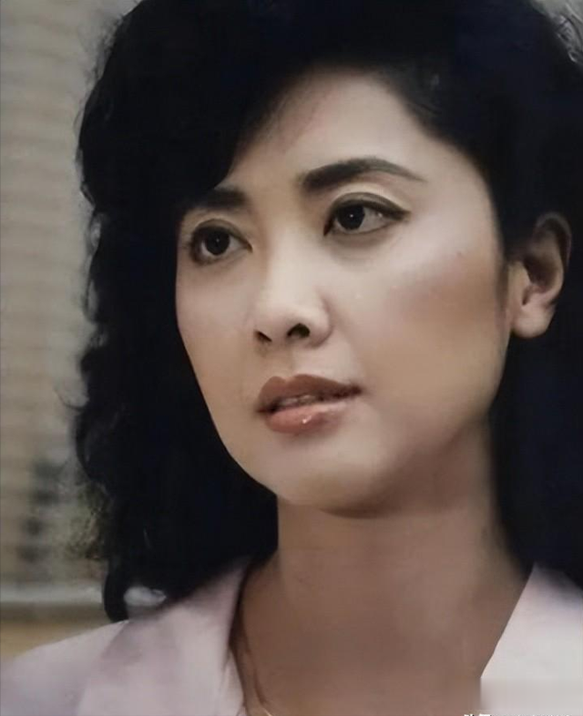 看到71岁朱琳老去的模样,才发现:杨洁选的第一美女果然名不虚传