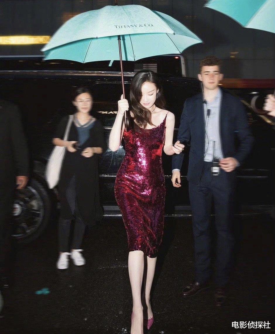 刘亦菲|众星撑伞图出圈:刘亦菲气质佳,倪妮氛围感满满,刘诗诗气场全开