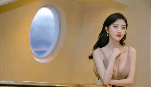 娱乐圈|表面是艺人,实际背景通天的10位女星,她们最不怕的就是潜规则