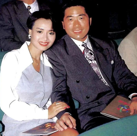 57岁叶子媚:复出后模样大变,瘦得皮包骨!参加寿宴被指太落魄