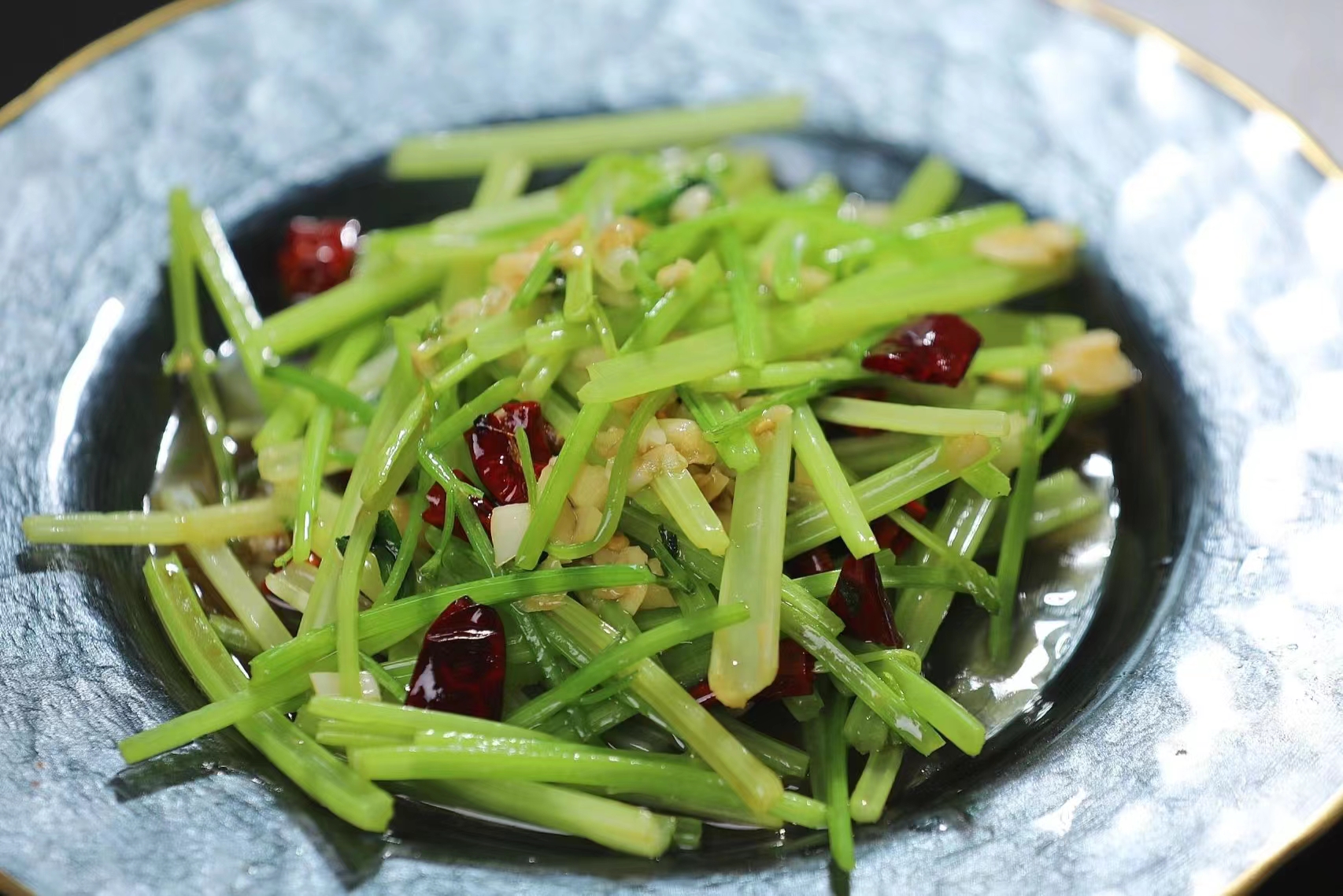 |餐桌上的胰岛素！建议中老年人：多吃这8种蔬菜，轻松拿捏高血糖