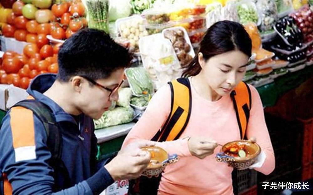 郭晶晶连夜返港，到底发生了什么急事？霍启刚的回答出人意料