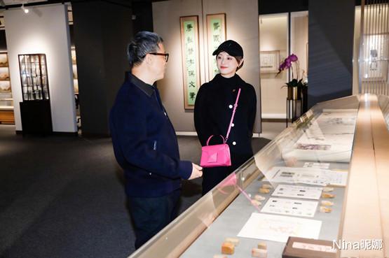 孙俪|20岁女明星都没她拼,老公新电影首映礼孙俪零下穿露脐装,腰部破洞看着都漏风