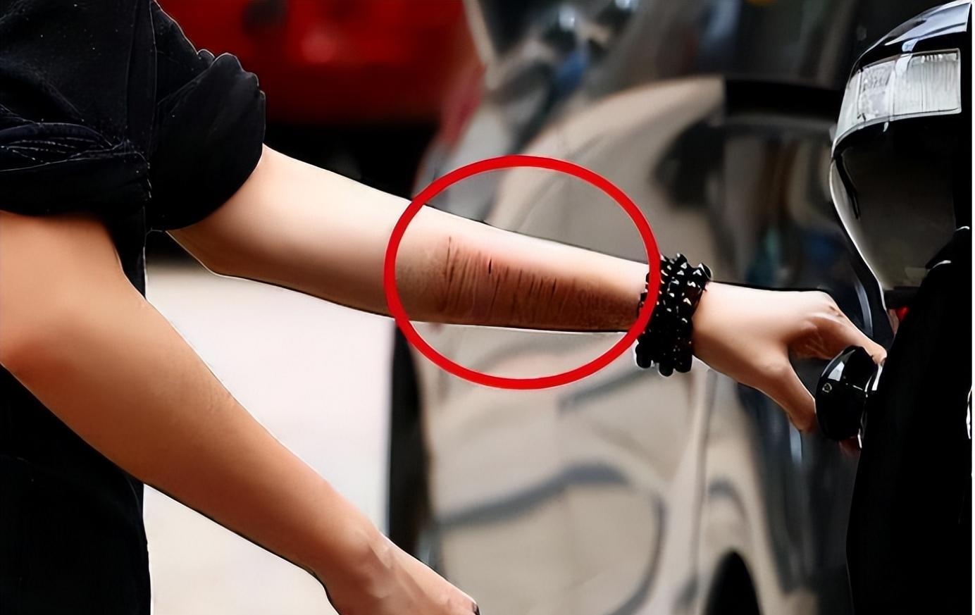 成龙私生女，上演“悲惨的一生”，如今放下一切重新来过