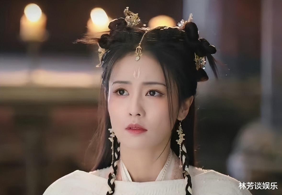 看了《玉骨遥》女主才知道,双丫髻不是万能的,脸不够只有丫鬟相