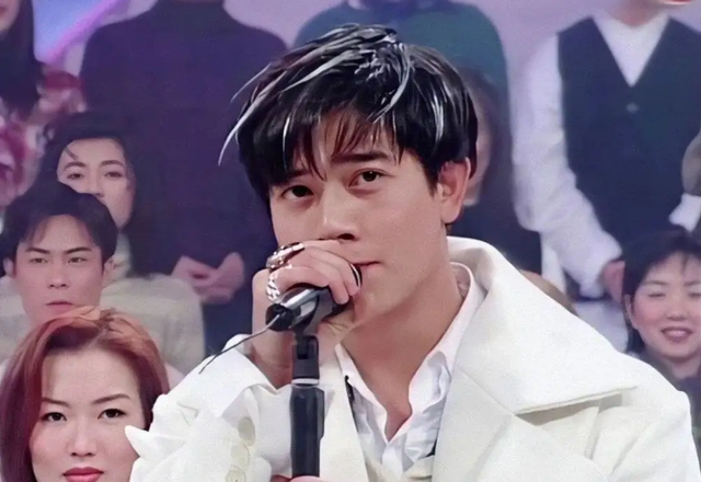 记者问郭富城:“你比岳母小4岁,平时怎么称呼她?”郭富城的回答亮了!