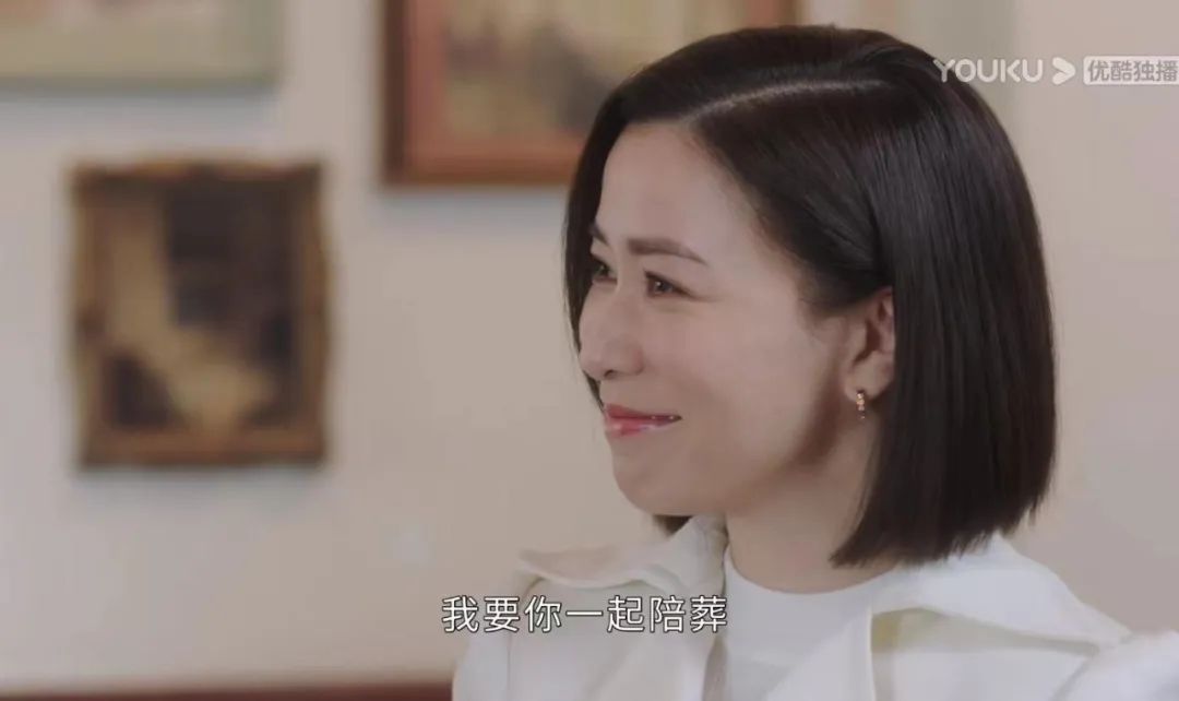 新闻女王最惊艳配角！现实中竟是学霸理疗师，拉高佘诗曼表演层次