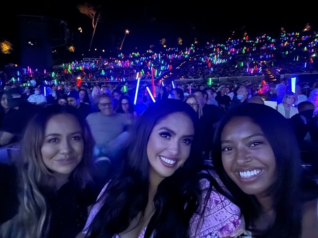 瓦妮莎瘦下50斤,回归巅峰状态!41岁大妈美貌如少女,曝光新恋情