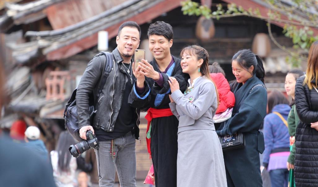 笑不活了！知名歌手杨坤向甘肃捐款，我却笑死在网友们的评论区