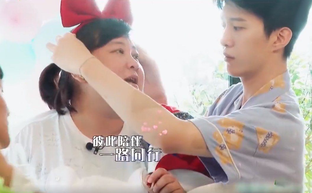 贾玲|离谱大瓜！曝贾玲已经秘密生子，孩子父亲是范丞丞，男方发声回应