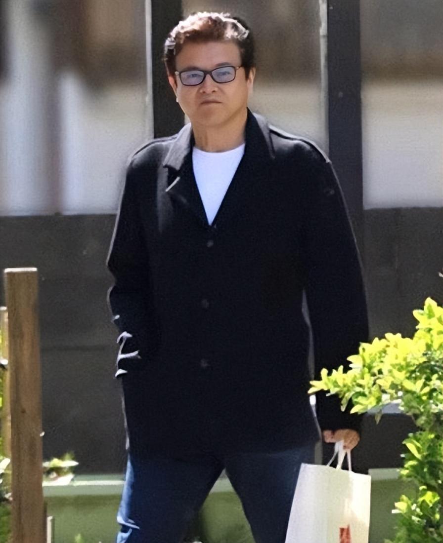 三浦友和|71岁三浦友和帅气依旧,64岁山口百惠胖成奶奶,俩人凭啥幸福43年