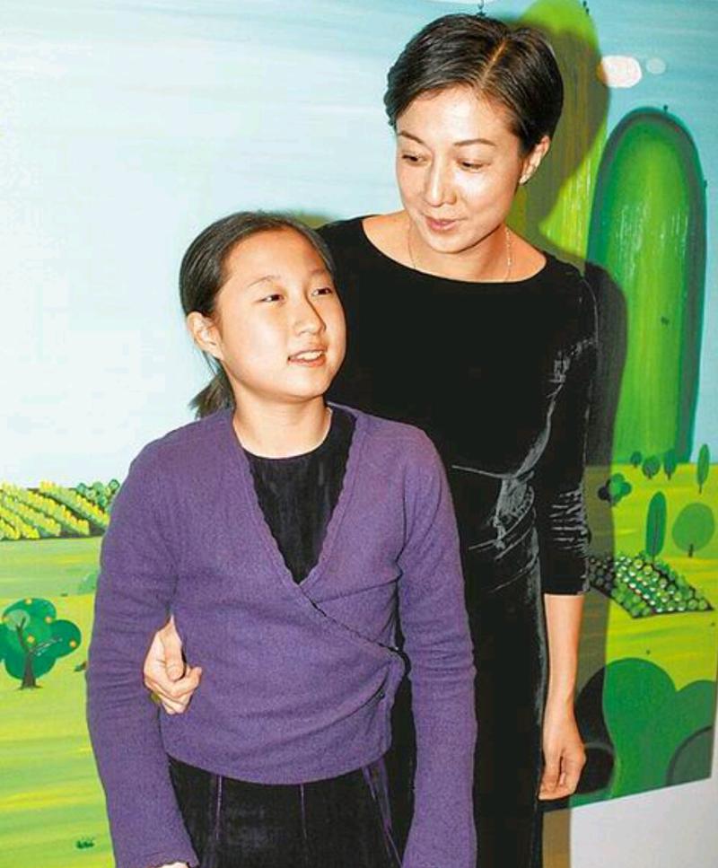 成龙变更100亿身家遗嘱!房祖名赢了大半生,这次却败给了小龙女