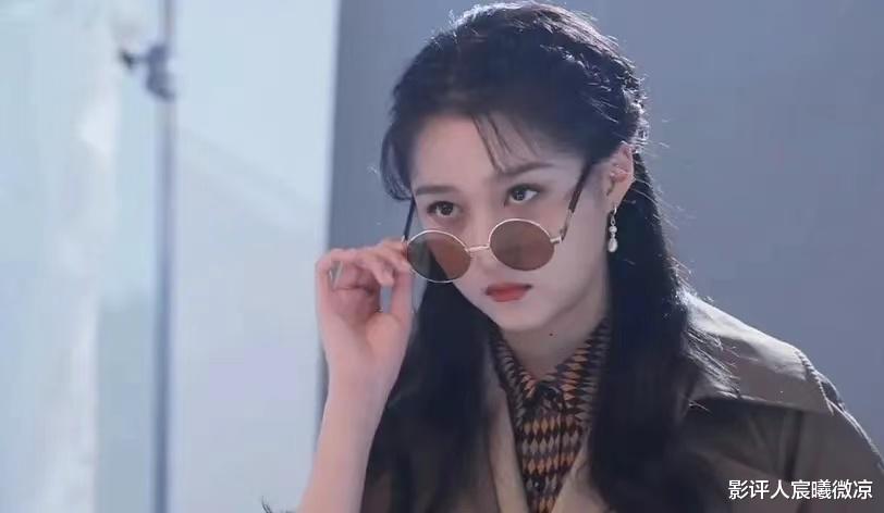 女演员的长相有多重要,26岁的关晓彤与36岁的赵奕欢对比,差距一目了然