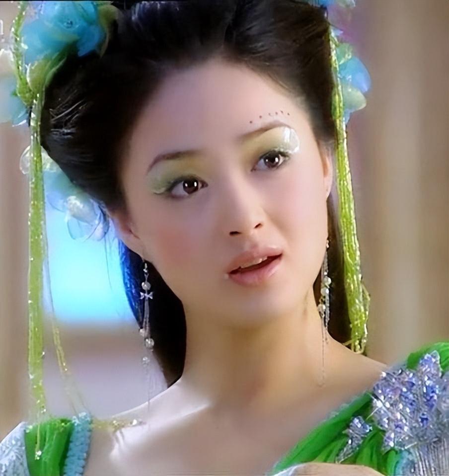 善恶到头终有报！40岁无人敢娶的蒋欣，已经活成了一个笑话？