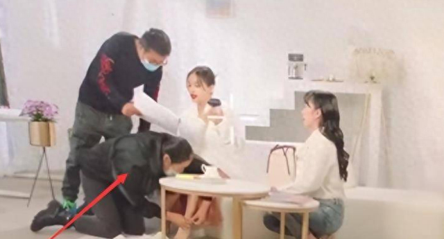 被央视出手制裁！这4位明星不仅艺德差，就连人品也烂到不行