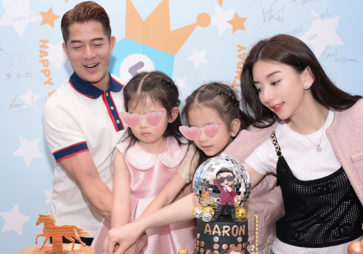 当36岁方媛和29岁吉娜站在一起,我才彻底明白,美人在骨不在皮