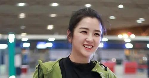 何洁|何洁：婚内出轨却倒打一耙，三个孩子两个爹，玩得那叫一个溜