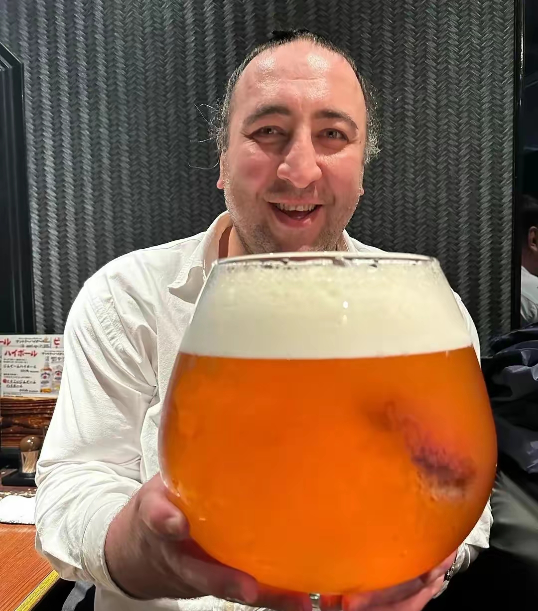 啤酒|为什么你喝的啤酒都是绿色和棕色