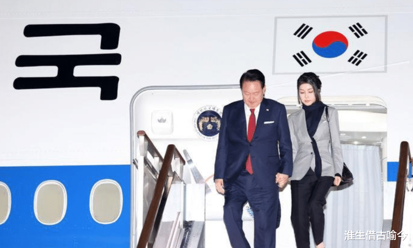 51岁韩国第一夫人变成美厨娘,和丈夫一起做泡菜,结婚11年还很甜