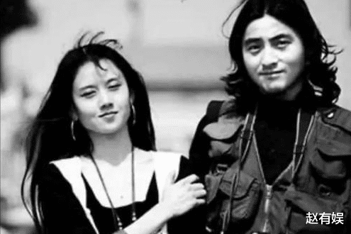 杨丽萍被曝私生活糜乱,生活全靠男助理伺候,网友:现实版老佛爷