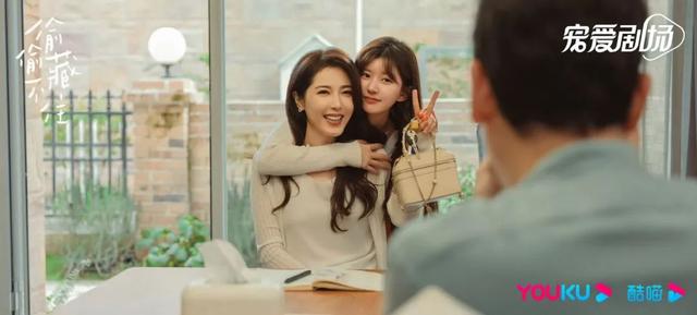 47岁的曾黎直播卸妆,状态让20岁的女孩都羡慕了