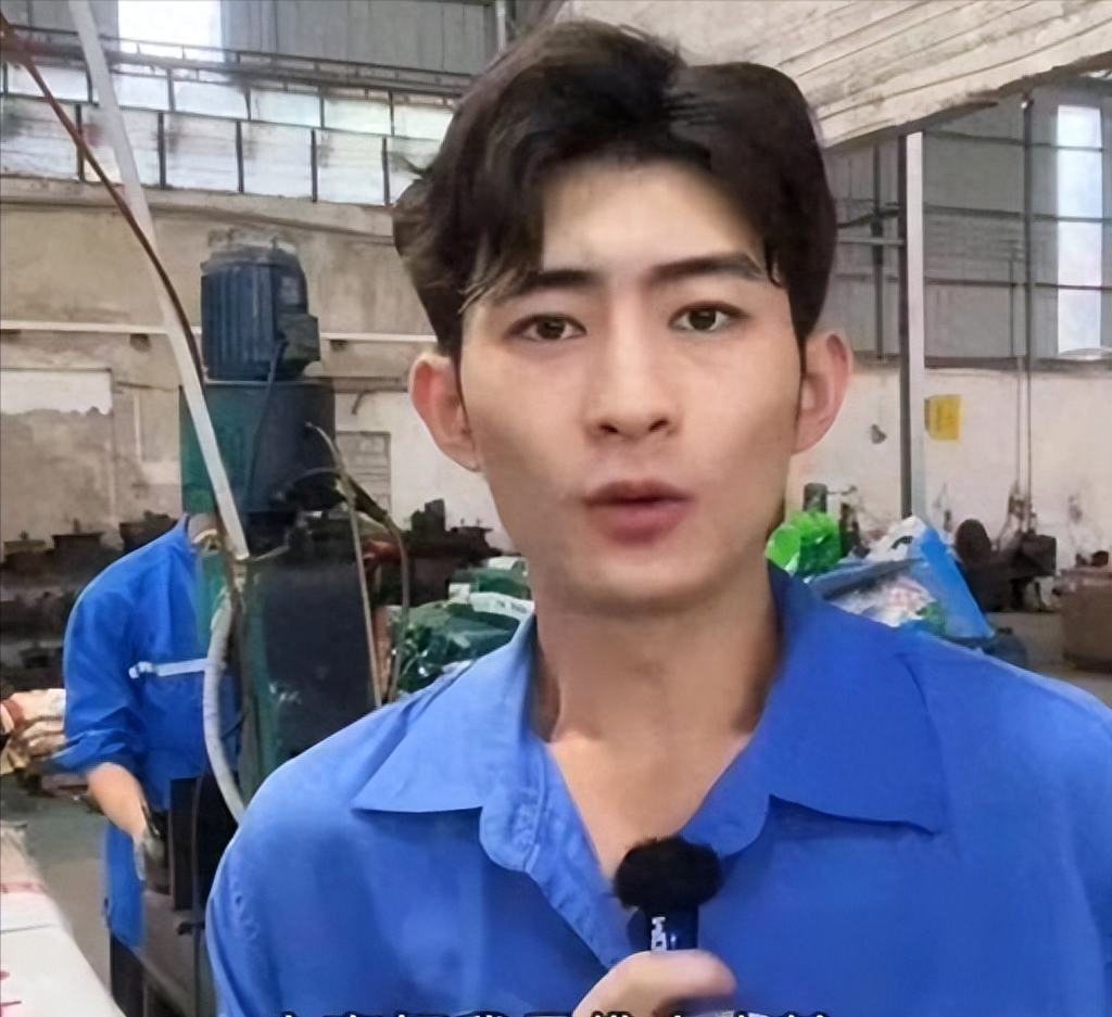 我就奇了怪了，是什么人捧红了这群跳梁小丑？