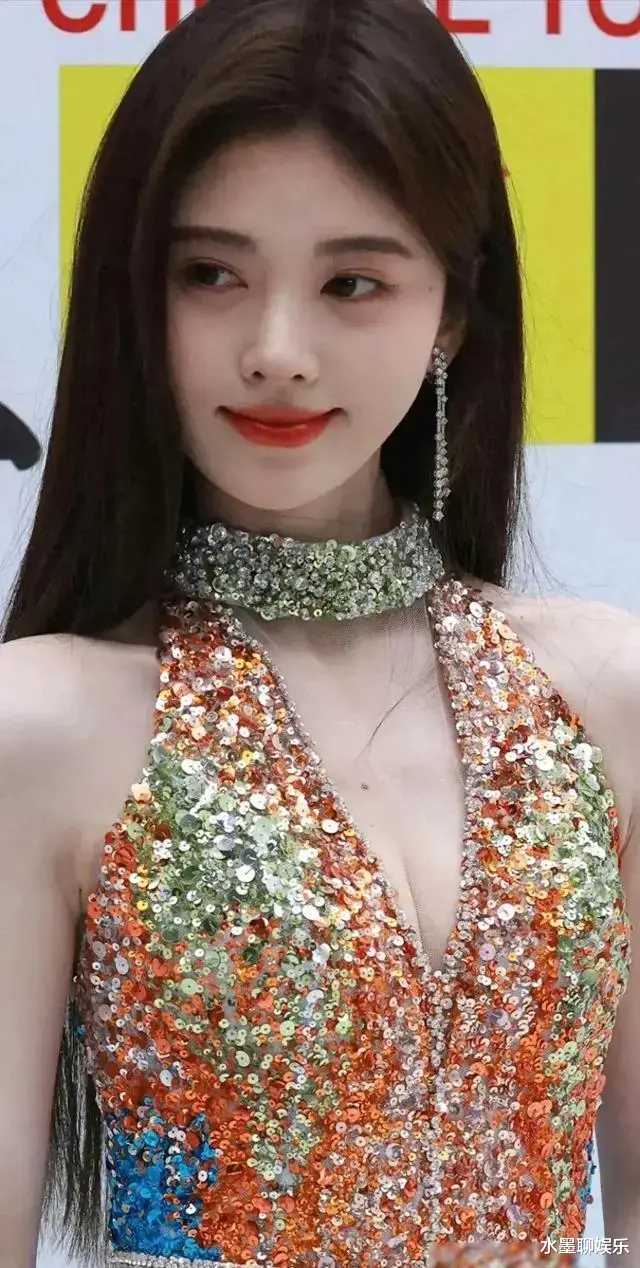 鞠婧祎:天仙下凡的事业线,引爆网友热议