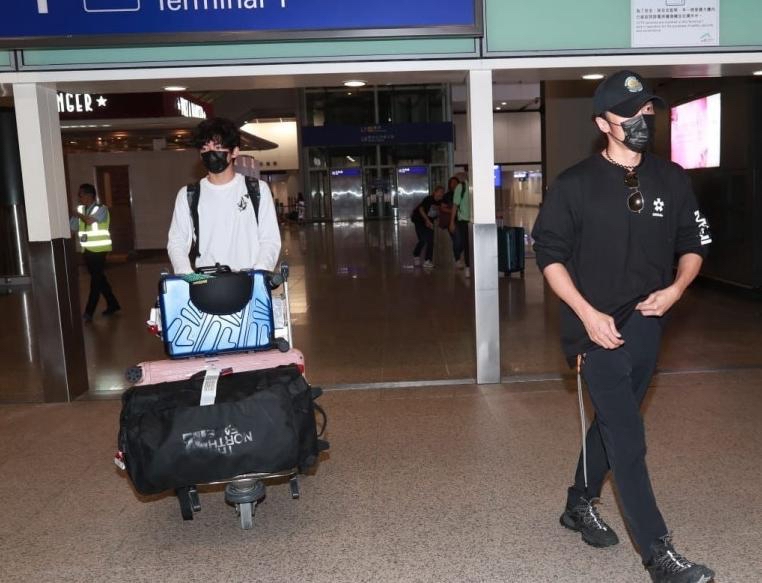 港媒曝谢霆锋长子疑似情窦初开,携异性澳洲逛街,女方正面照曝光