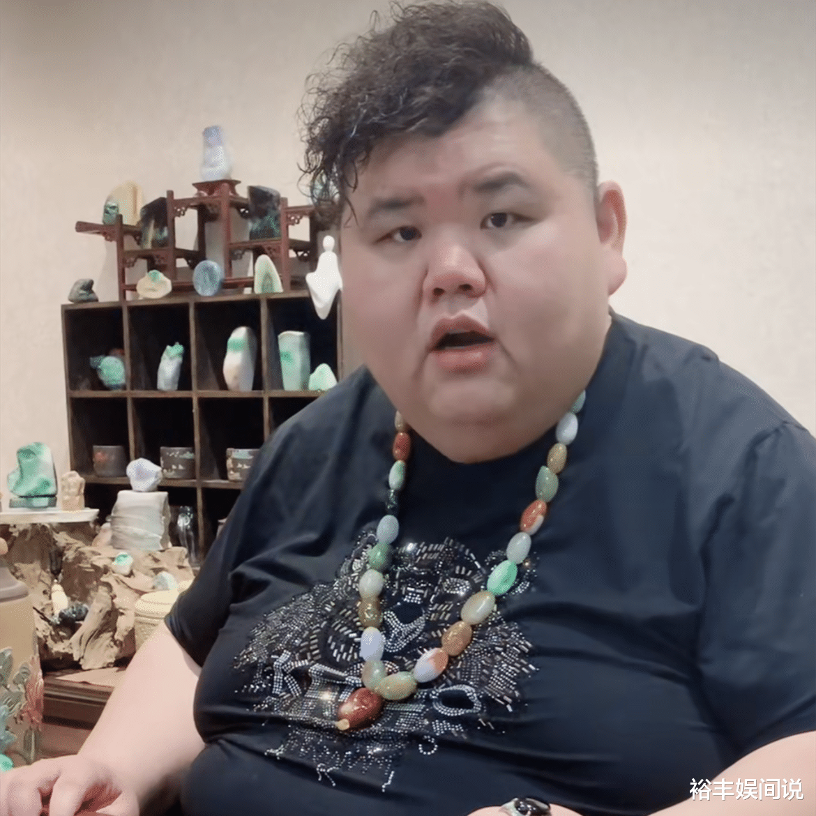 发型 突发!又一吃播网红住进医院,大口喘气穿衣费劲,花胖大咖被猜疑