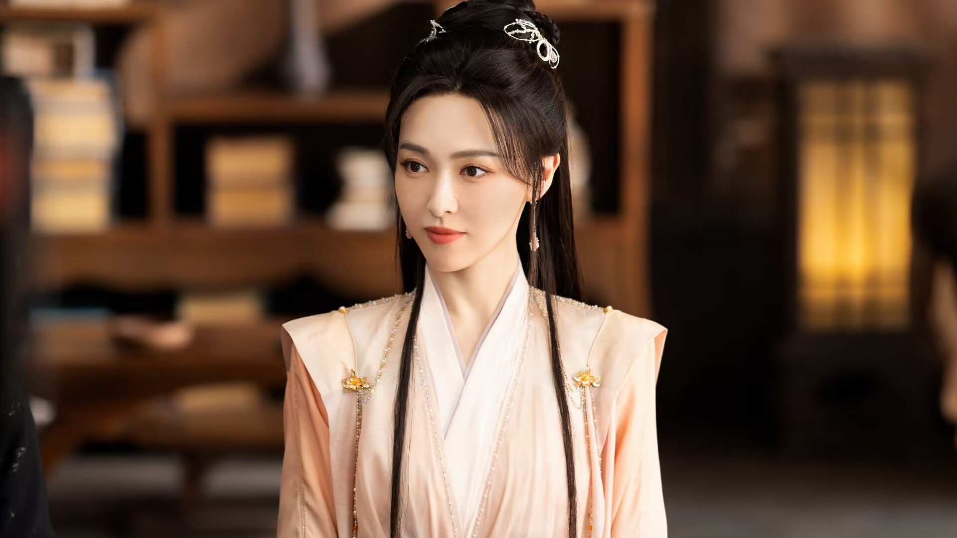 胡歌、唐嫣再启新作，罗云熙、陈都灵加盟，《隐凤朝阳》启动