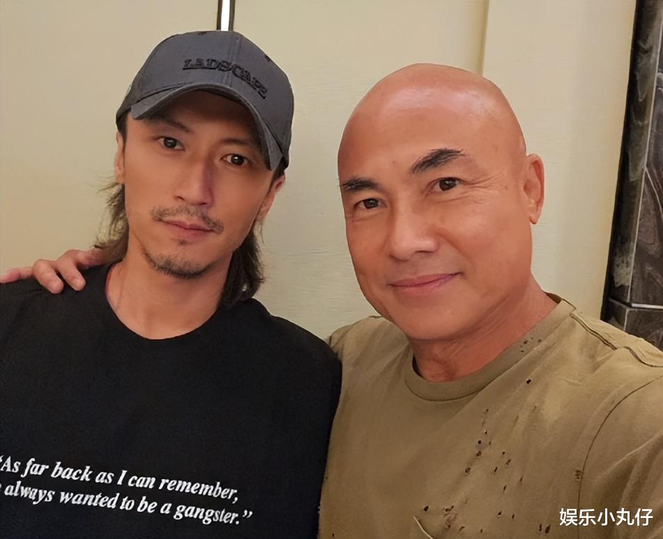 谢霆锋留港分居王菲,自曝暂不返京陪父亲,87岁谢贤带子聚会散心