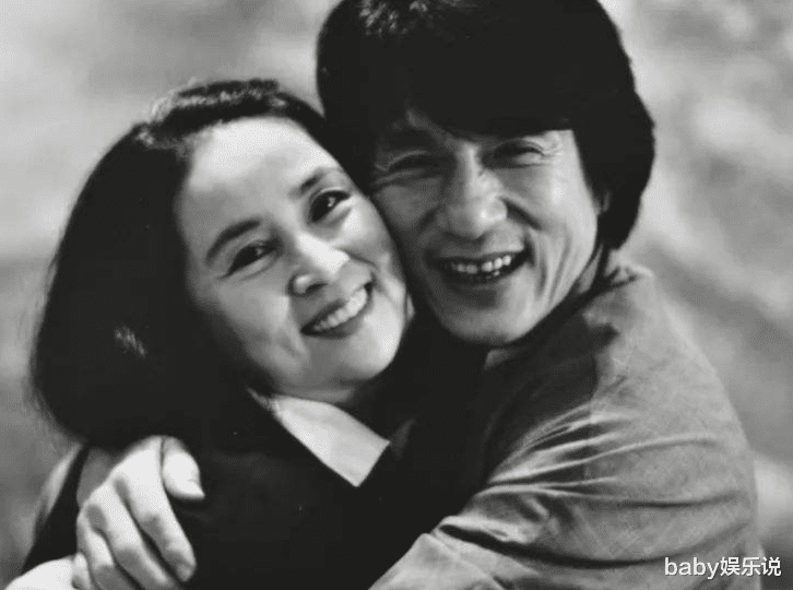 成龙|同是成龙基因,林凤娇儿子和吴绮莉女儿一对比,差距一目了然