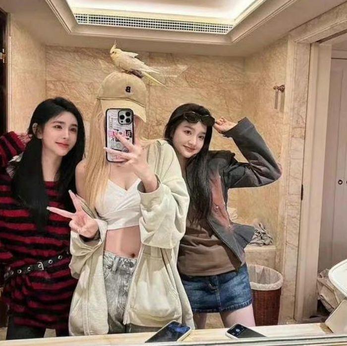 王思聪|35岁王思聪消瘦认不出！2名年轻侍女陪逛街，数名保镖随行保护