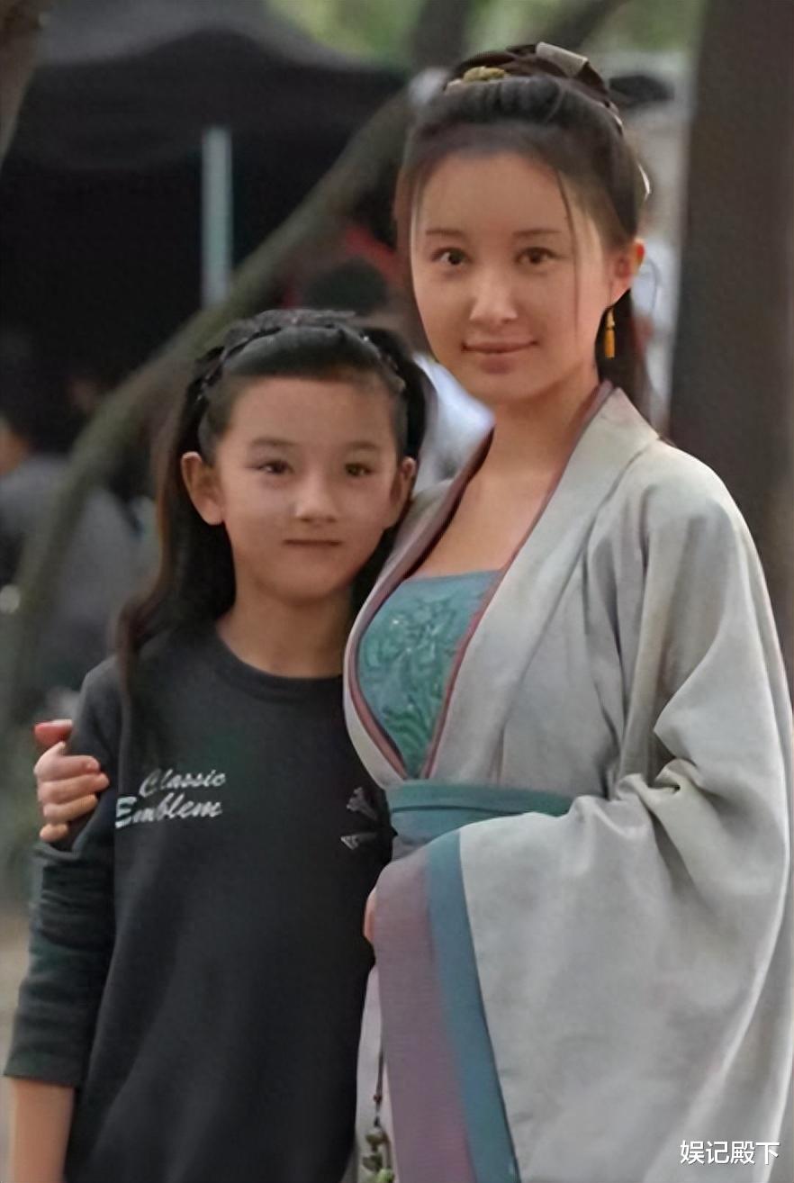 有利可图是表姐,无利可图便背刺,宋祖儿翻车,舒畅发文很有意思