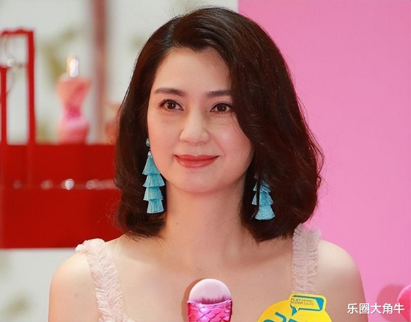 为何出轨了5年后,洪欣才决定与张丹峰离婚,她的聪明你想象不到