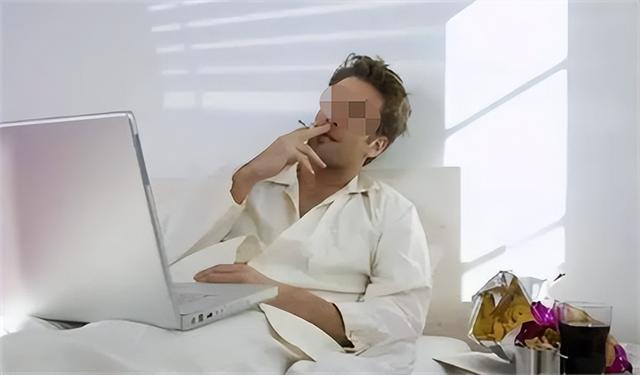 男性“晨起”2个行为，或比喝酒伤身，别不当回事，自查你有吗