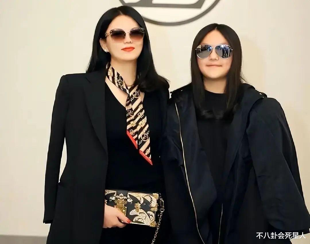 5位被送去国外的星二代,读名校住豪宅,父母个个在国内身家亿万