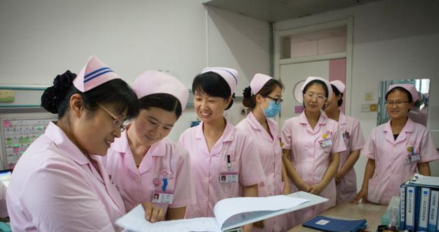 没工资能找到人?护士行业太内卷,仅口头承诺“有编制优先给你”