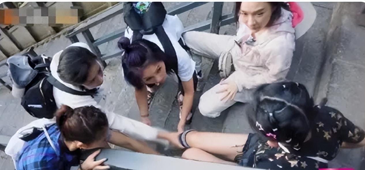 多方爆料口径全都对上了,这一次,蓝台被扒得连“底裤”都不剩了