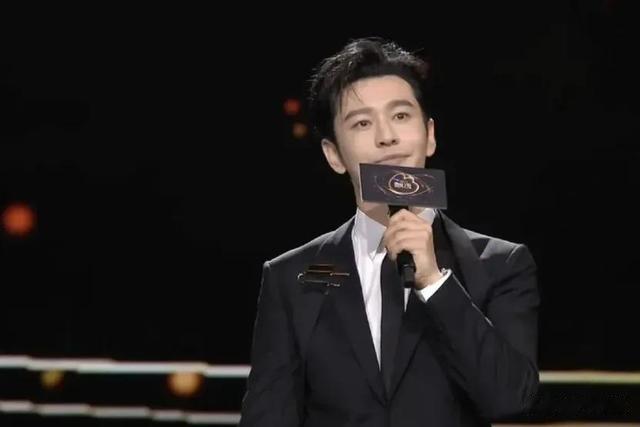 杨幂|一场颁奖盛典,6个“修罗场面”,暴露了娱乐圈的三大尴尬现状