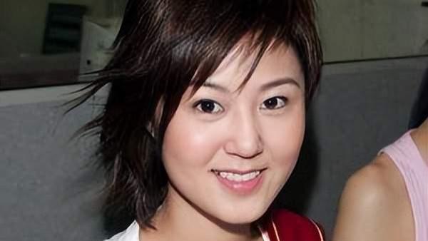 她港姐出身，容貌出众才干佳，公司上市却遭人唾弃只因立场有问题